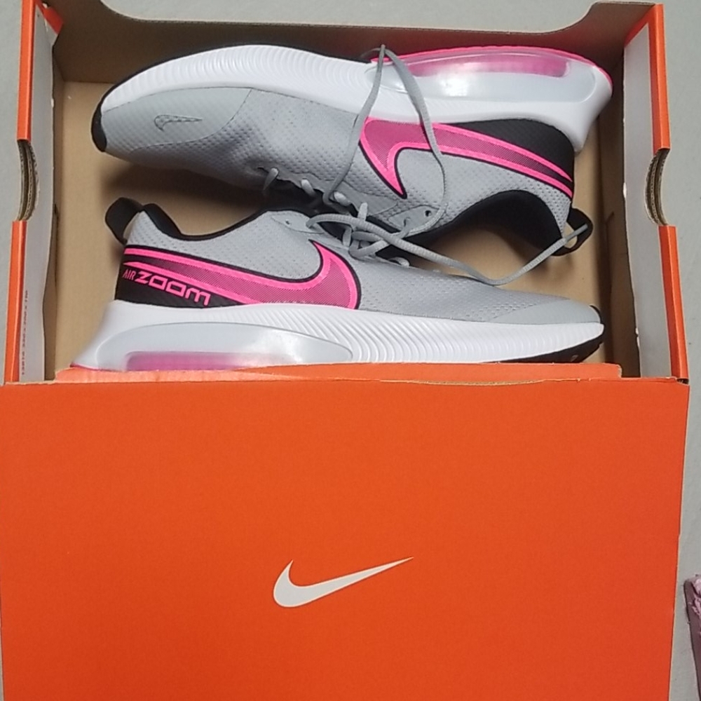 Nike Air Zoom Arcadia Big Kids Size 6.5Y - Picture 2 of 16